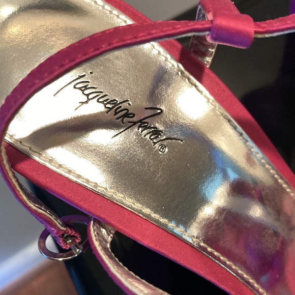 9.5M Fuchsia pink open toe heels - Jacqueline Ferrar 4” - Picture 2 of 7